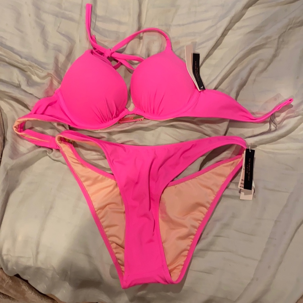 NWT Victoria’s Secret bombshell bikini 32AA